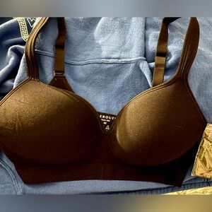 NWT Underoutfit Black Wireless Bra Style 460 Size M